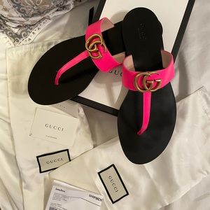 Gucci Maront Neon Leather Thong